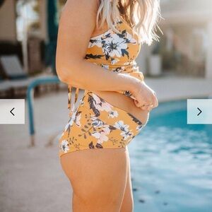 NWT Senita Athletics Floral Swimsuit Bottom Size M